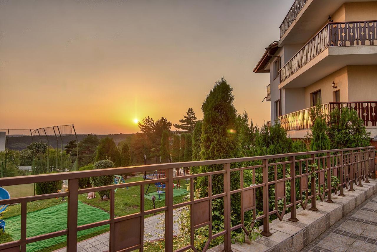 Park Hotel Arbanassi Buitenkant foto
